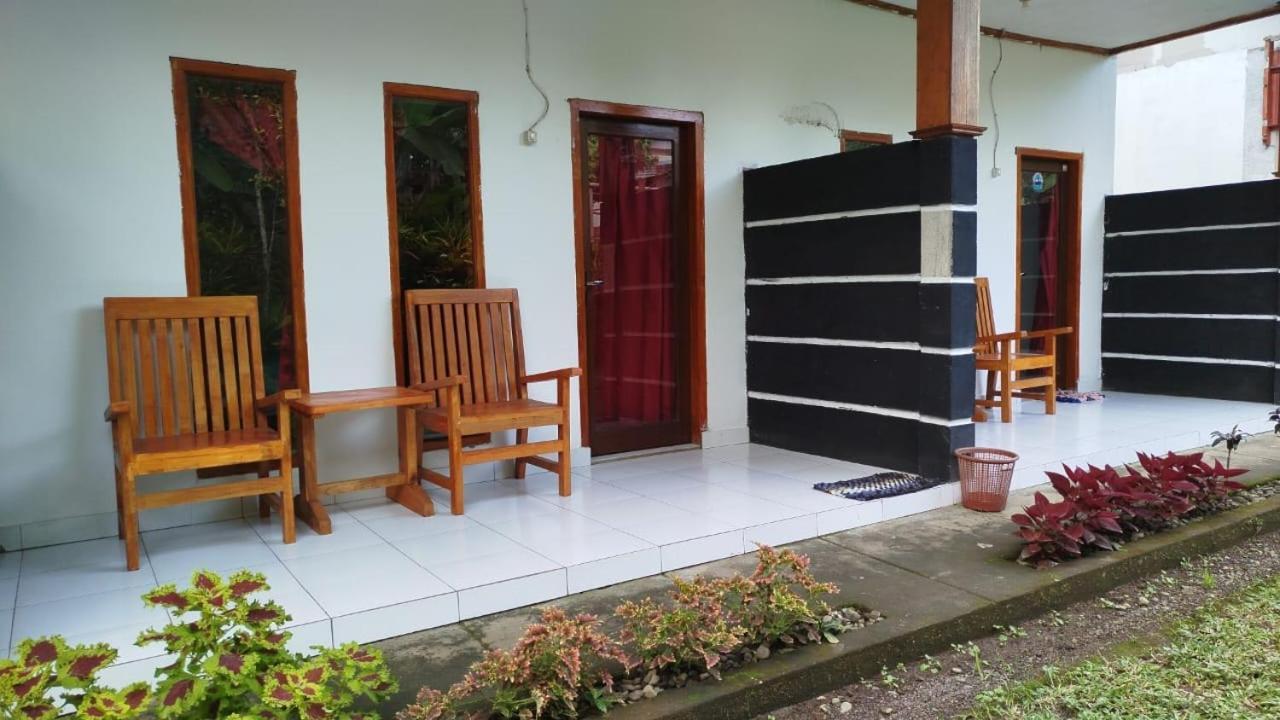 Tatasya Homestay Senaru Ngoại thất bức ảnh