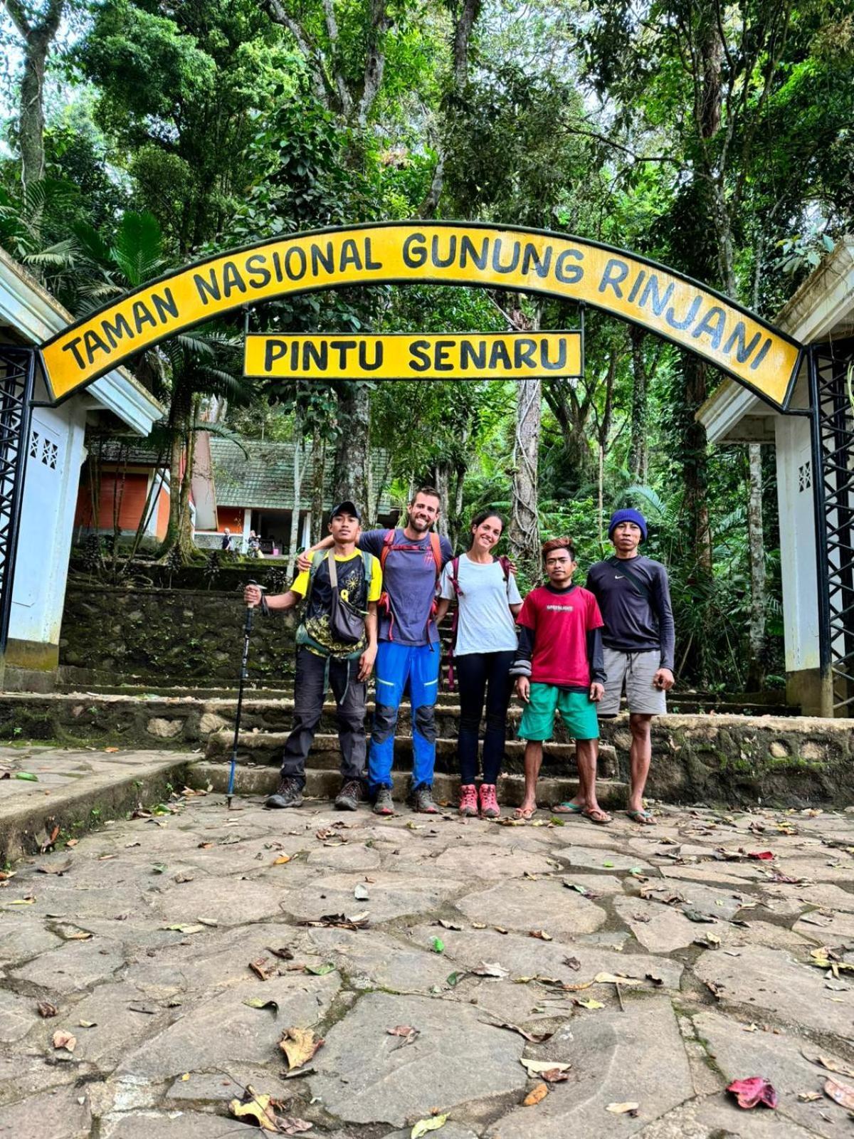 Tatasya Homestay Senaru Ngoại thất bức ảnh