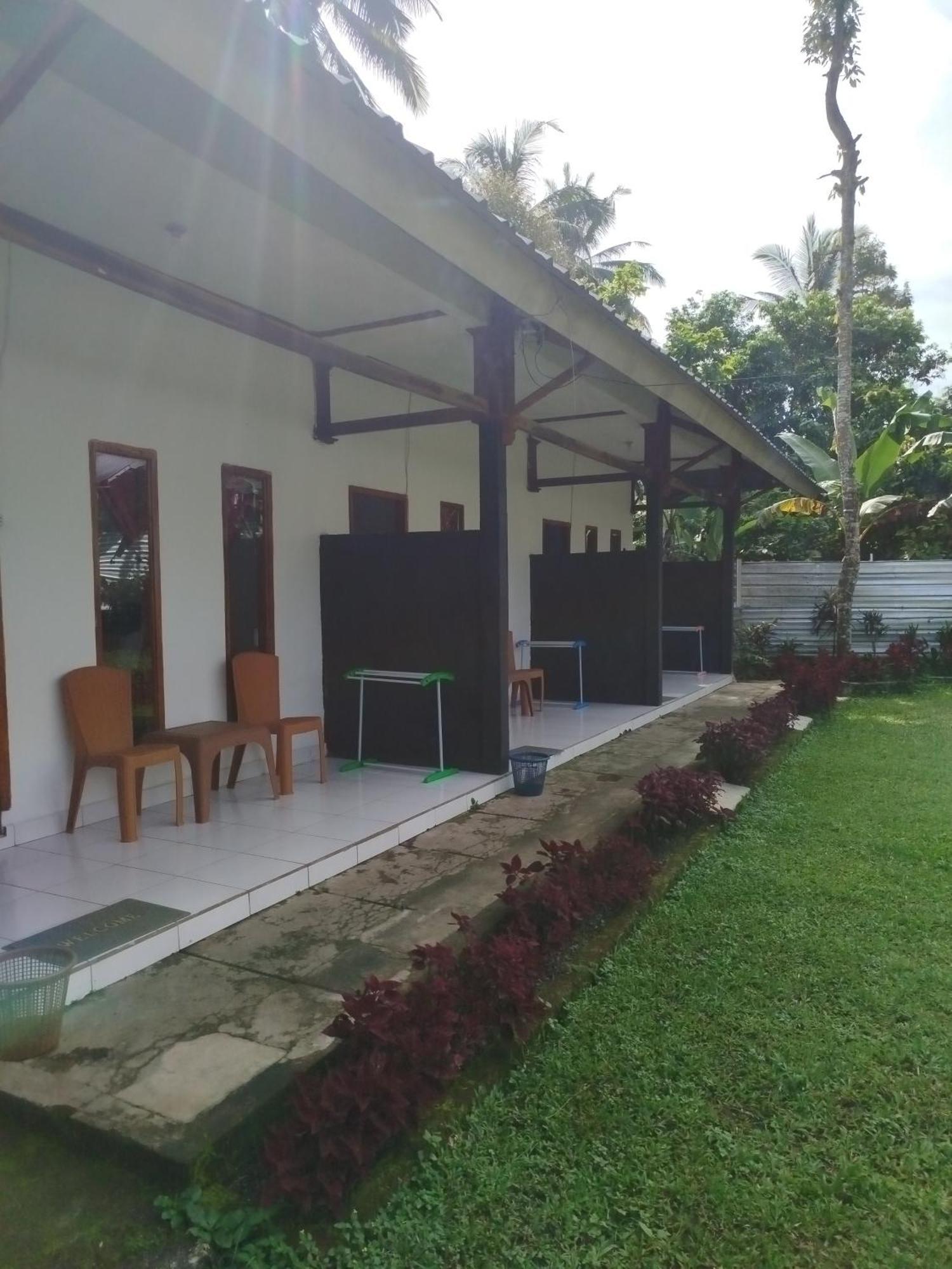 Tatasya Homestay Senaru Ngoại thất bức ảnh